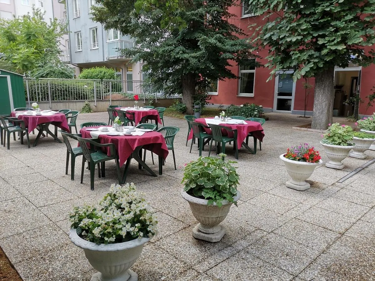 Garten- Und Kunsthotel Gabriel City Vienna 3*,  Austria