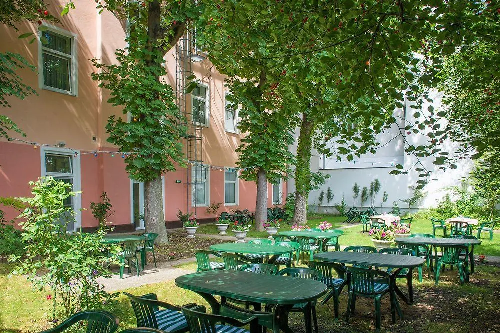 Garten- Und Kunsthotel Gabriel City Vienna Hotel