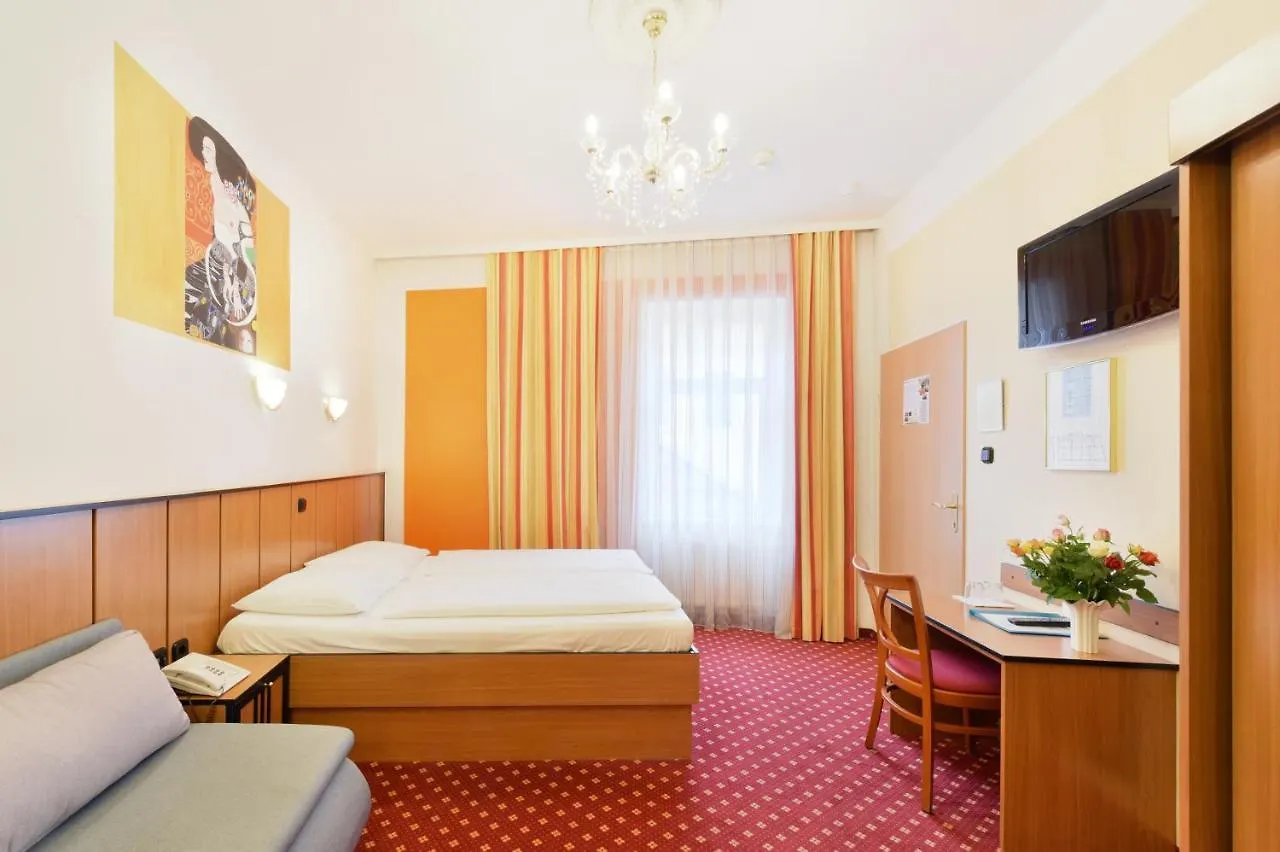 Garten- Und Kunsthotel Gabriel City Vienna 3*,