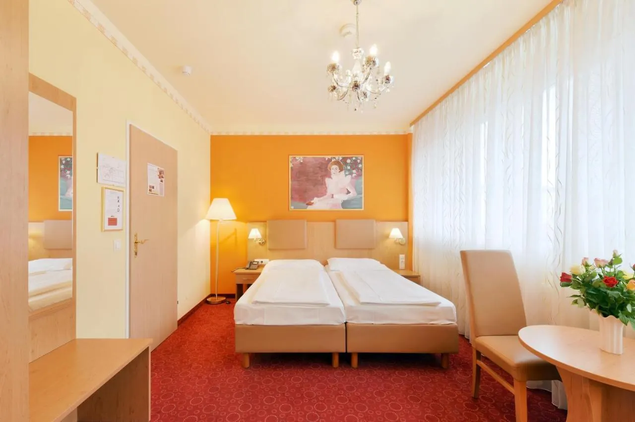 Garten- Und Kunsthotel Gabriel City Vienna 3*,  Austria
