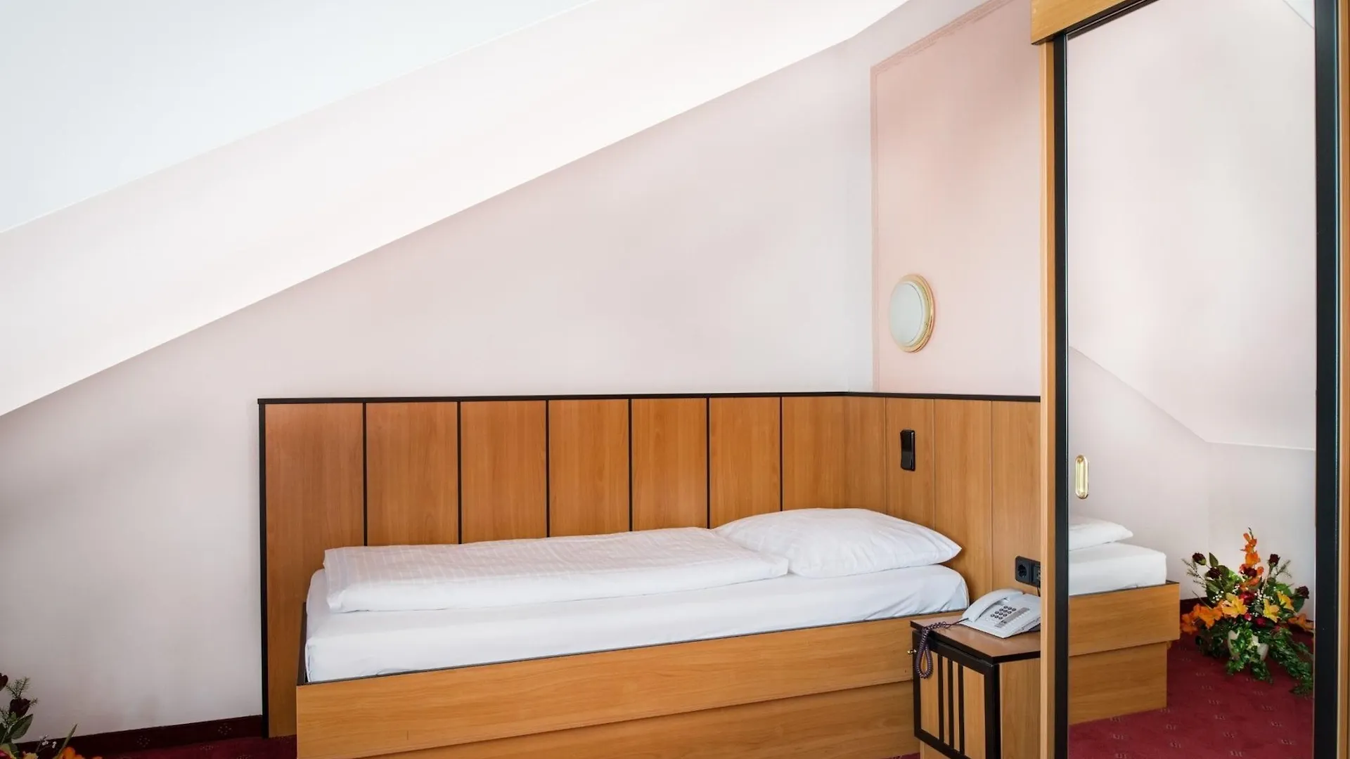 Garten- Und Kunsthotel Gabriel City Vienna 3*,