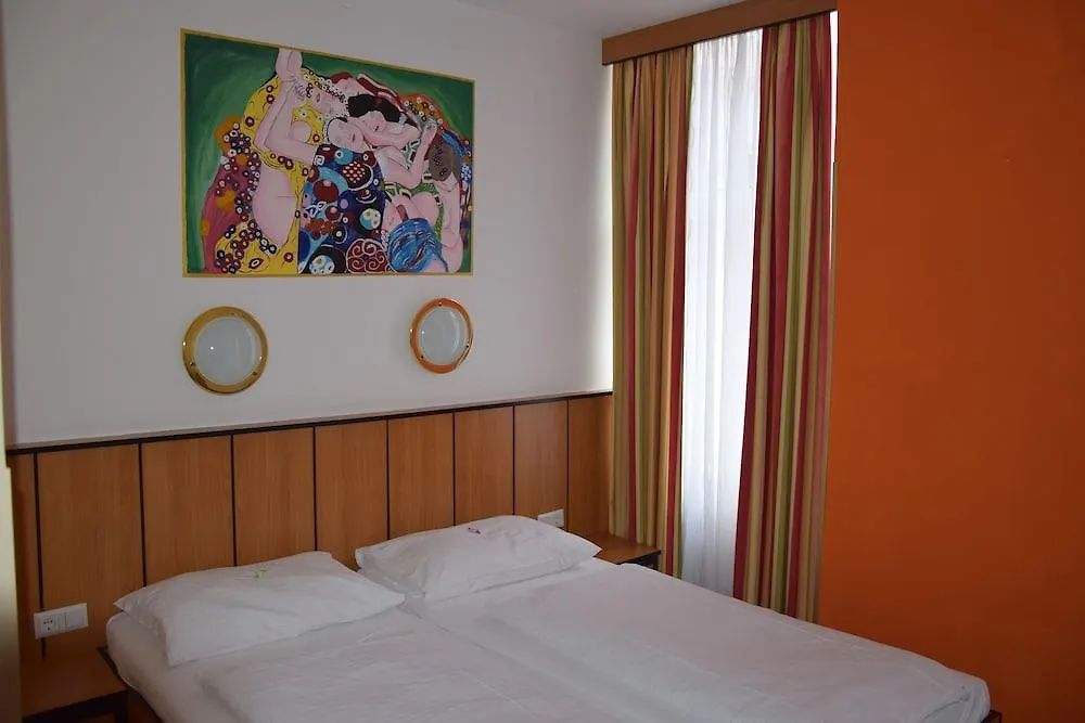 Garten- Und Kunsthotel Gabriel City Vienna 3*,
