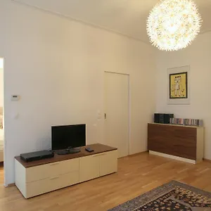Apartment Casa Nostra - Moderne Stadtwohnung Mit Balkon, Wien